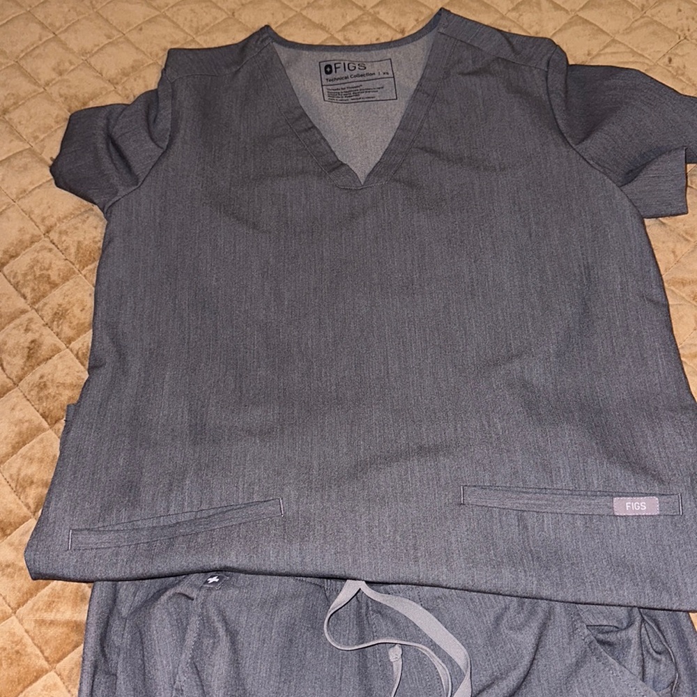 Figs scrub set